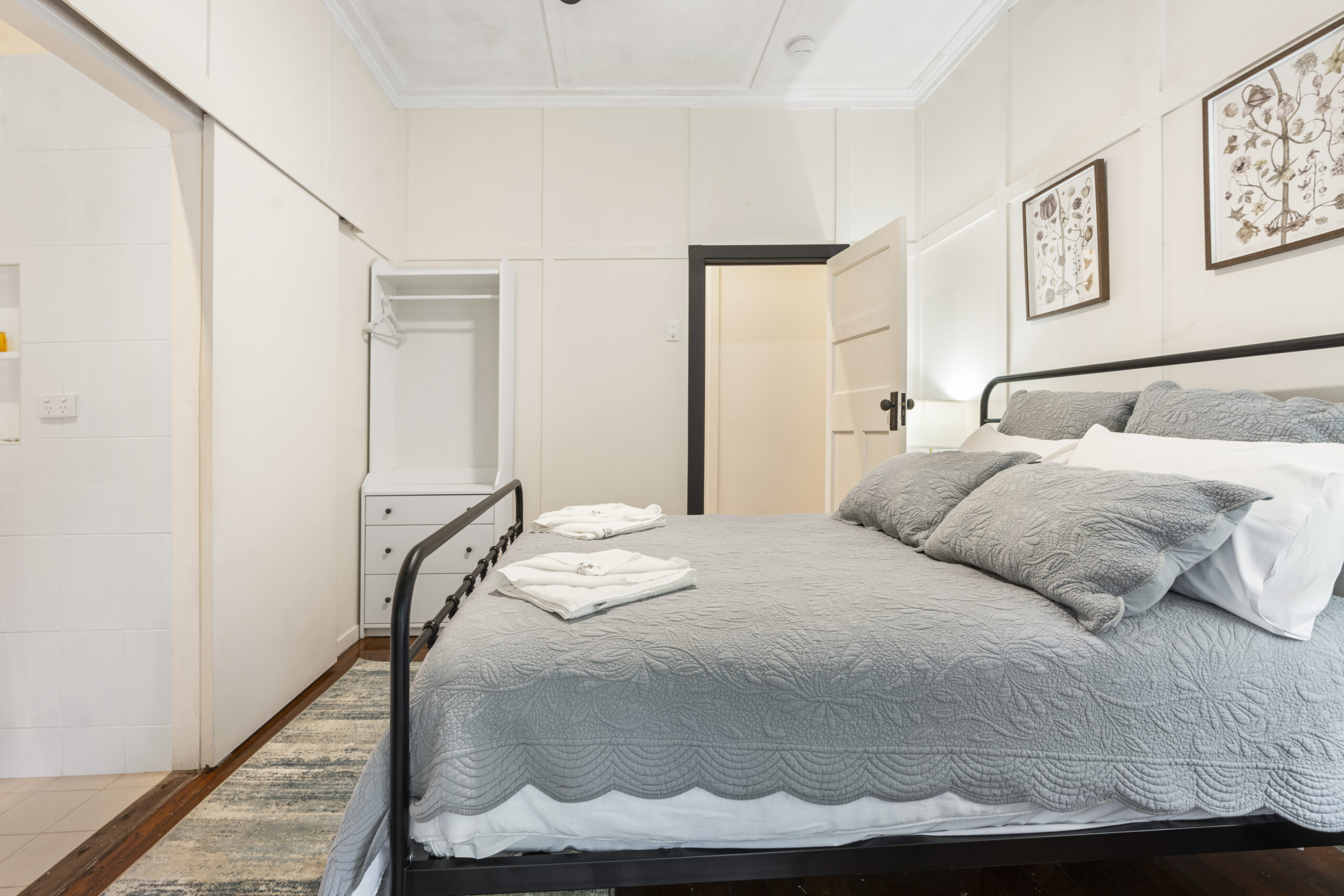 Queen Room 1