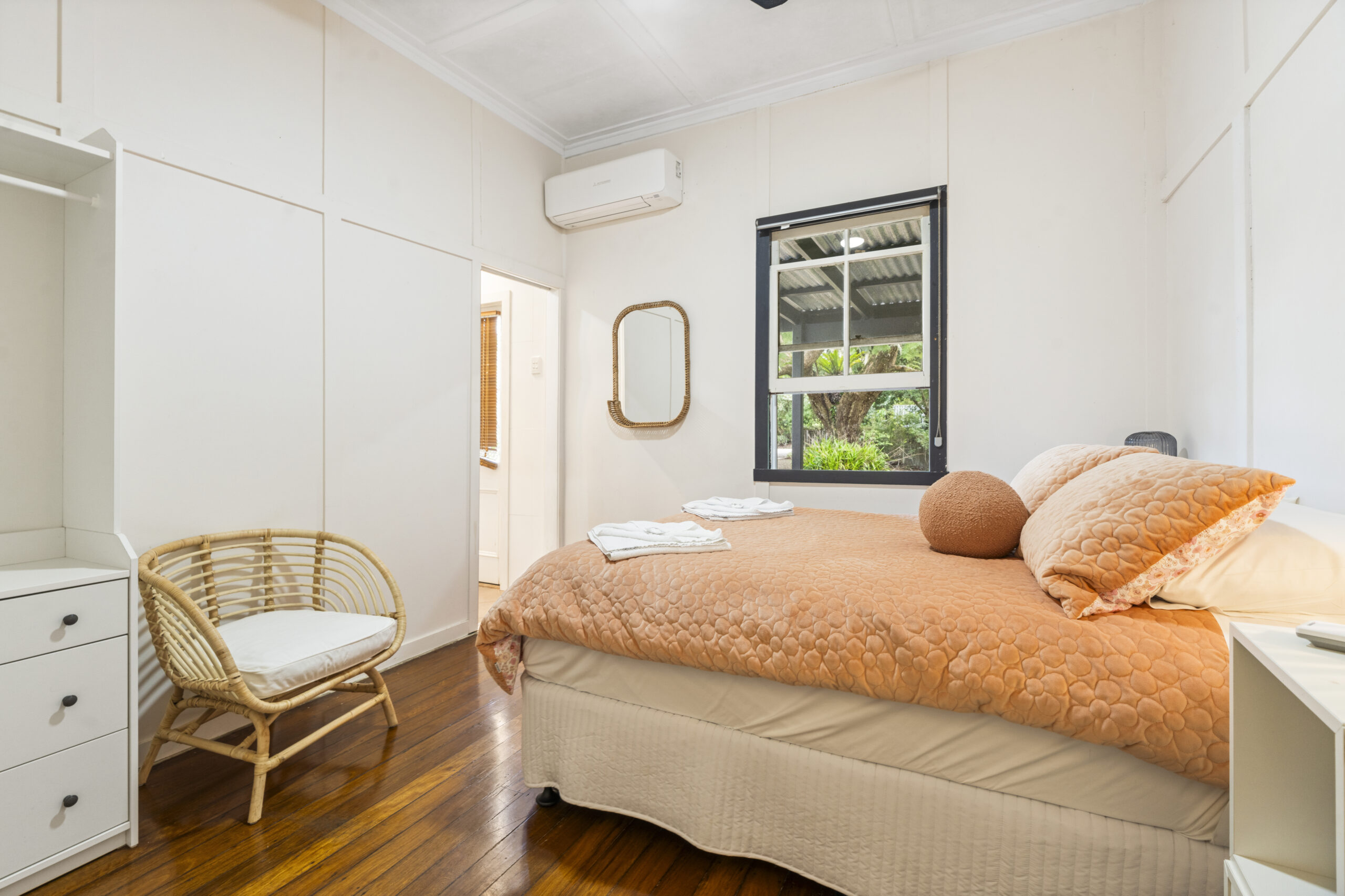 Queen Room 2